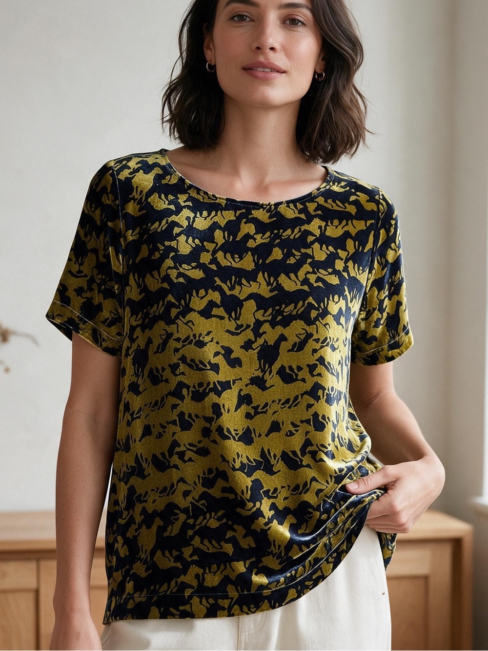 Sundance Velvet Silk Blend Horse Print Short Sleeve Blouse Size XL